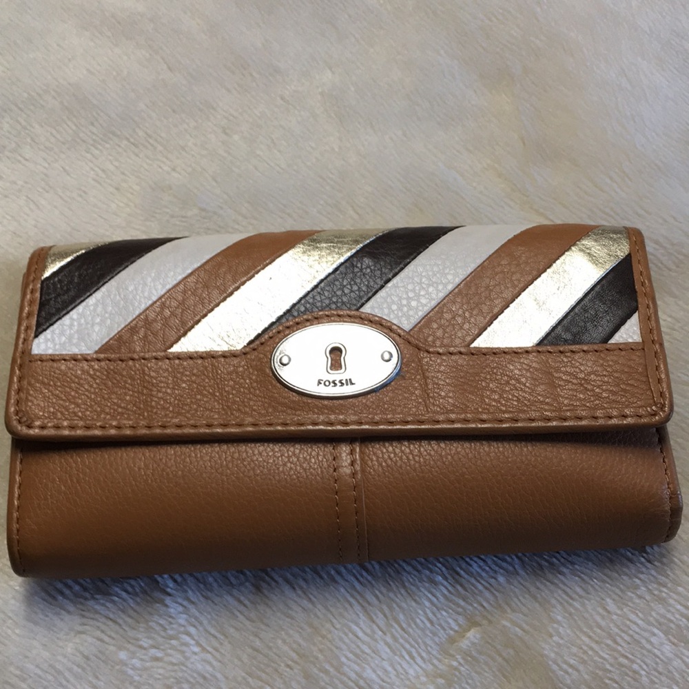 Authentic leather Fossil wallet
